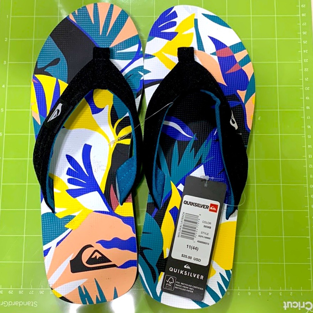 Quiksilver sandals Brand NEW !!